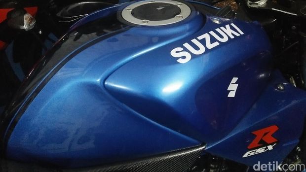 Suzuki GSX-R150 Berbadan Cafe Racer