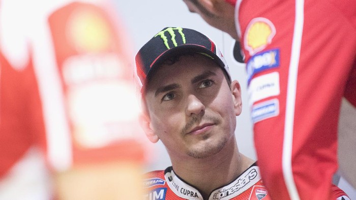 DOHA, QATAR - MARCH 11:  Jorge Lorenzo of Spain and Ducati Team looks on in box  during the MotoGP Tests In Losail at Losail Circuit on March 11, 2017 in Doha, Qatar.  (Photo by Mirco Lazzari gp/Getty Images)