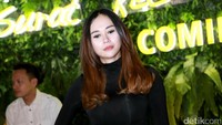 Perannya sebagai pekerja klub malam bernama Ningsih, membuatnya harus tampil lebih seksi demi perannya tersebut. Pool/Palevi S/detikFoto.