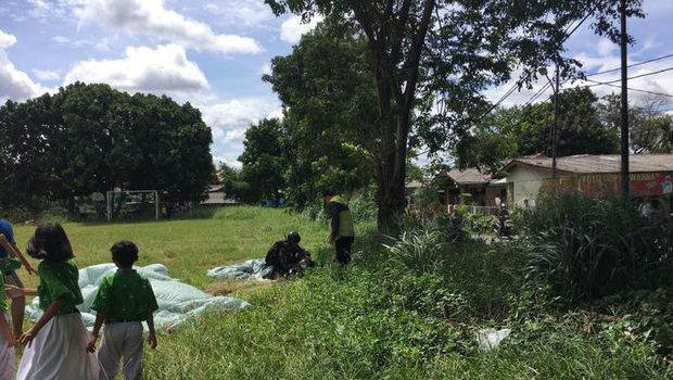 Penerjun payung mendarat darurat.