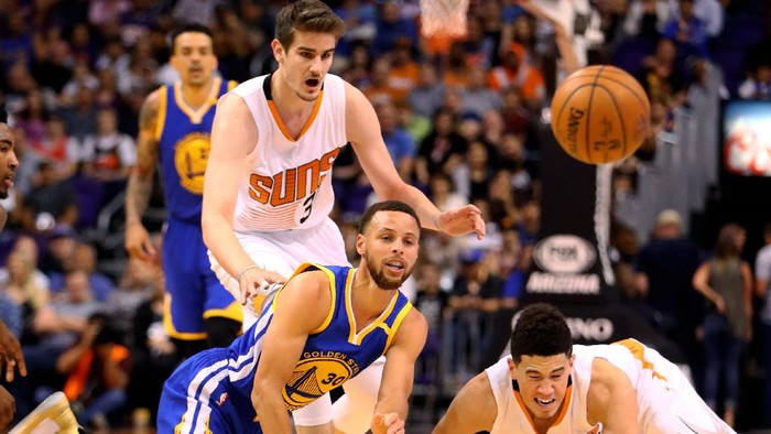 Warriors Kalahkan Suns, Ciptakan Rekor Baru