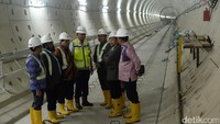 Saat ini pembangunan MRT di Bundaran HI telah mencapai 80 persen. Sementara keseluruhan (MRT Lebak Bulus-Bundaran HI) pengerjaan sudah mencapai 70 persen.  