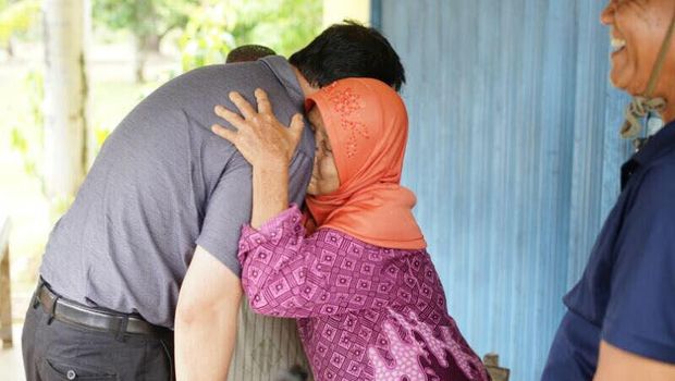 Ahok Pulang Kampung ke Belitung, Sempatkan Ziarah ke Makam Ayah