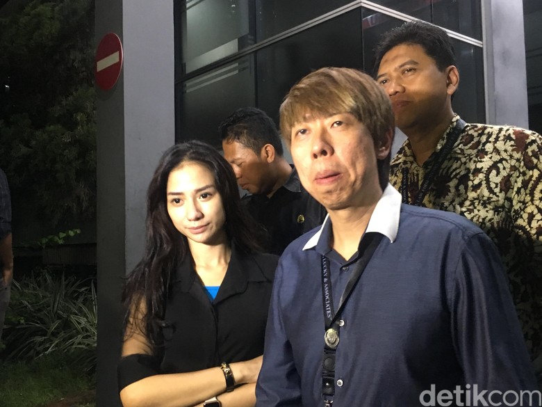 Disebut Operasi Payudara, Bella Luna Polisikan Razman Disebut Operasi Payudara, Bella Luna Polisikan Razman