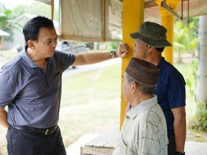 Ahok Pulang Kampung ke Belitung, Sempatkan Ziarah ke Makam Ayah