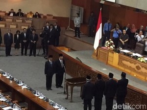 Roy Suryo dan Pengganti Ruhut Sitompul Dilantik Jadi Anggota DPR