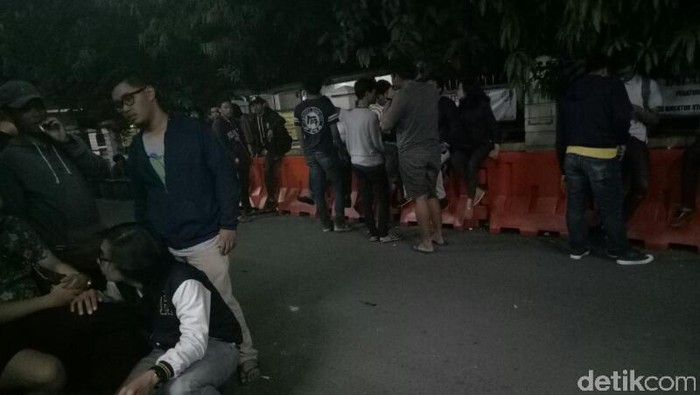 Keluarga dan Rekan Frans Mahasiswa Perbanas Terus Datangi RSCM