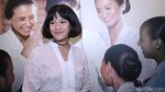  Ayu Tenan, Dian Sastrowardoyo dengan Kebaya Putih