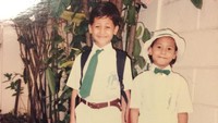 Mulai dari pergaulan hingga cara berpakaian Keenan menjadi inspirasinya saat mereka tumbuh besar di Bekasi. (Dok. Pribadi)