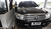 Untuk dapat memasuki wilayah Indonesia, kendaraan dari Timor Leste harus melengkapi sejumlah dokumen.