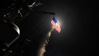 Sementara kecepatannya yakni sekitar 885 kilometer per jam. Berat dari rudal ini 1.381 kilogram atau 1 ton lebih dengan panjang 6,2 meter. Foto: Ford Williams/Courtesy U.S. Navy/Handout via REUTERS