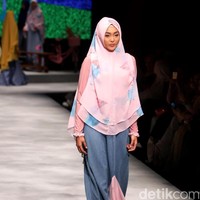Koleksi Brand Si.Se.Sa yang mengusung tema PopNimes di Muslim Fashion Festival 2017. Jakarta Convention Center. Senayan. jakarta. [Foto: Mohammad Abduh/Wolipop]