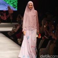 Koleksi Brand Si.Se.Sa yang mengusung tema PopNimes di Muslim Fashion Festival 2017. Jakarta Convention Center. Senayan. jakarta. [Foto: Mohammad Abduh/Wolipop]