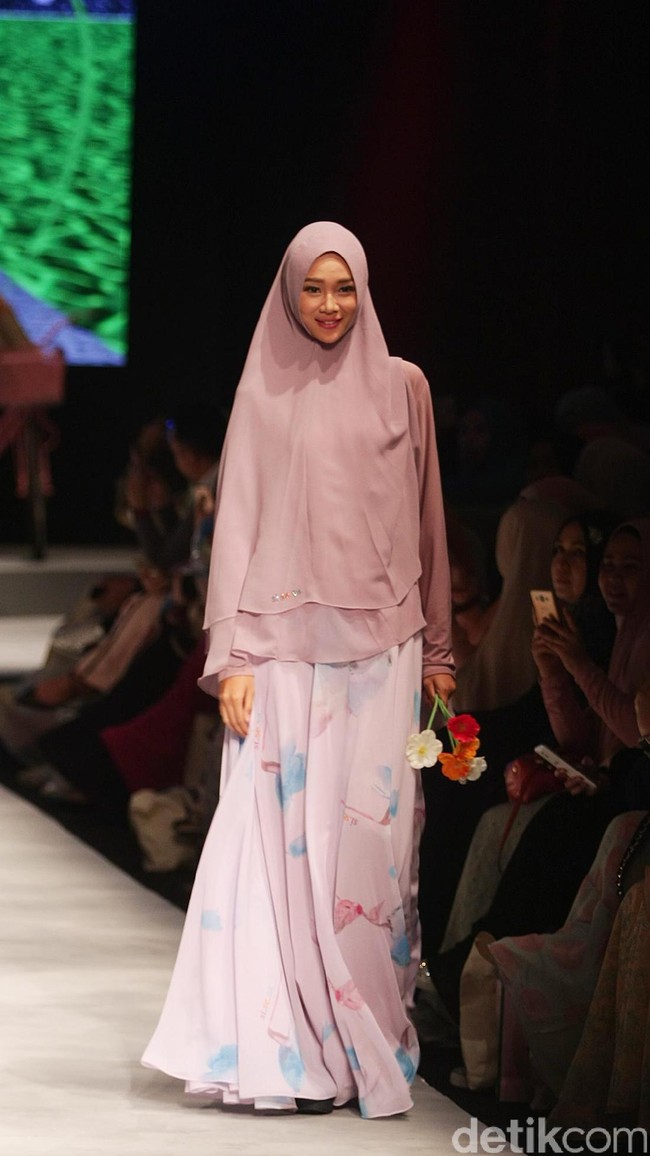 Koleksi Brand Si.Se.Sa yang mengusung tema PopNimes di Muslim Fashion Festival 2017. Jakarta Convention Center. Senayan. jakarta. [Foto: Mohammad Abduh/Wolipop]