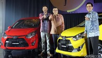 Hadir dalam acara peluncuran tersebut Yoshihiro Nakata Presdir TAM, Executive Chief Enginer New Agya Nobuhiko Oono dan Wakil Presiden Direktur TAM Henry Tanoto di Jakarta, Jumat (7/4/2017).   