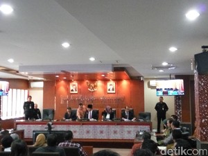DKPP Bacakan Putusan Dugaan Pelanggaran Kode Etik KPU DKI