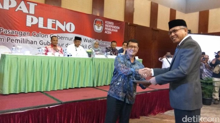 Sah! Pasangan Irwandi-Nova Ditetapkan Jadi Gubernur-Wagub Aceh