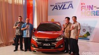 Setiap tahunnya harga mobil di Indonesia mengalami kenaikan. Hal itu terjadi karena adanya kenaikan biaya Bea balik Nama (BBN) dan juga pajak. Foto: PT Astra Daihatsu Motor