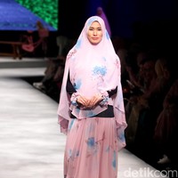Koleksi Brand Si.Se.Sa yang mengusung tema PopNimes di Muslim Fashion Festival 2017. Jakarta Convention Center. Senayan. jakarta. [Foto: Mohammad Abduh/Wolipop]