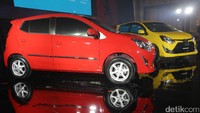LCGC mungil Toyota Agya memiliki tipe tertinggi 1.2 A/T TRD dengan harga jual Rp 153,95 juta. Foto: Agung Pambudhy