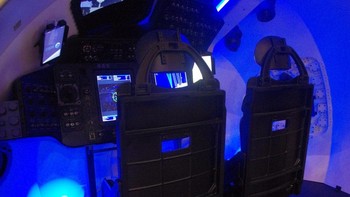 Foto: Seperti ini interior bagian dalam Boeings Starliner, kendaraan luar angkasa yang dipamerkan di Space Symposium. Michael Franco/New Atlas