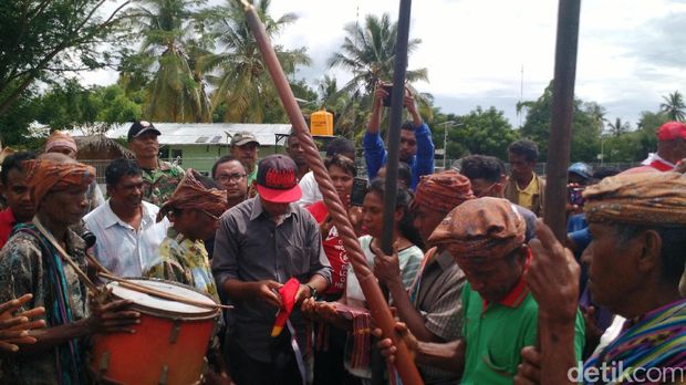 Kembalinya Pusaka dari RI ke Timor Leste Lewat Jembatan Air Mata