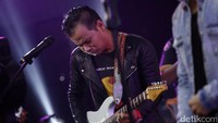 Mereka pun tak menurunkan temponya tersebut.