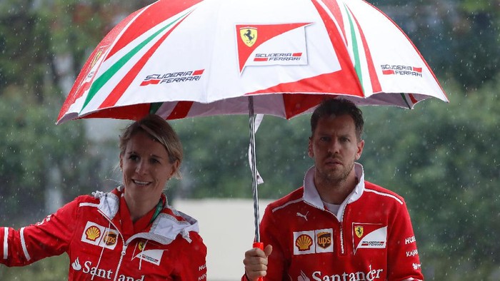 Vettel Sebut Mercedes Tetap Favorit