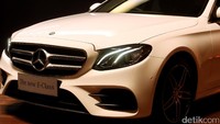 E300 AMG Line dijual mulai Rp 1,329 miliar off the road Jakarta.