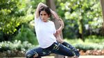 Lekuk Tubuh Jessica Iskandar Saat Lakukan Acroyoga