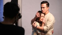 Dalam film tersebut ia akan beradu peran bersama Joe Taslim yang berperan sebagai seorang dokter. (Dok. Falcon Pictures)