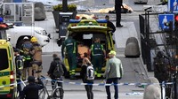 Setidaknya 3 orang tewas dalam aksi teror truk tabrak pejalan kaki tersebut. TT News Agency/Reuters.