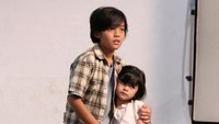 Aktor cilik yang akan memerankan Angel kecil (Bunga Citra Lestari) dan sang kakak. (Dok. Falcon Pictures)