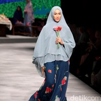 Koleksi Brand Si.Se.Sa yang mengusung tema PopNimes di Muslim Fashion Festival 2017. Jakarta Convention Center. Senayan. jakarta. [Foto: Mohammad Abduh/Wolipop]