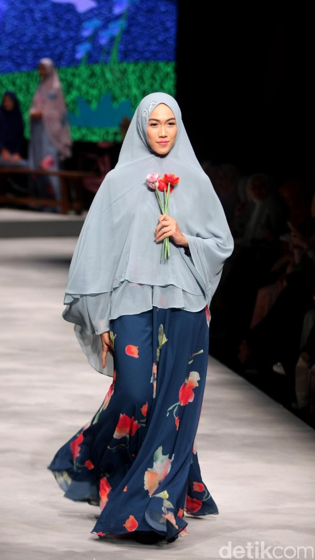 Koleksi Brand Si.Se.Sa yang mengusung tema PopNimes di Muslim Fashion Festival 2017. Jakarta Convention Center. Senayan. jakarta. [Foto: Mohammad Abduh/Wolipop]