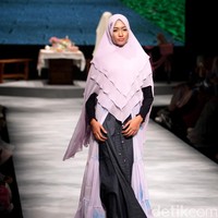 Koleksi Brand Si.Se.Sa yang mengusung tema PopNimes di Muslim Fashion Festival 2017. Jakarta Convention Center. Senayan. jakarta. [Foto: Mohammad Abduh/Wolipop]