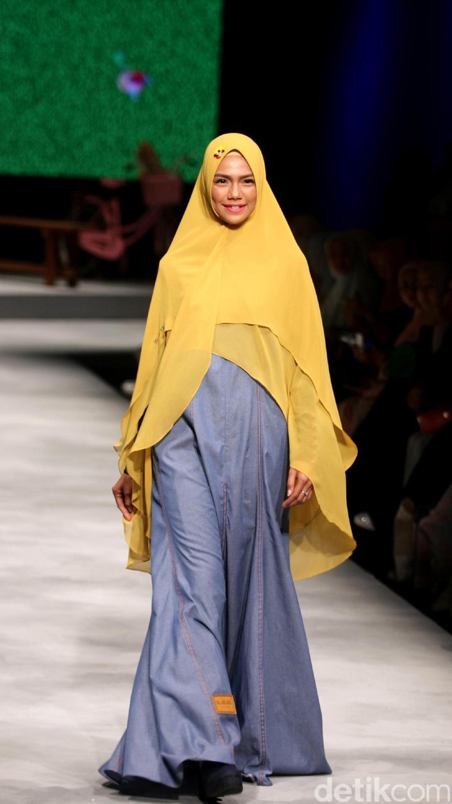 Koleksi Brand Si.Se.Sa yang mengusung tema PopNimes di Muslim Fashion Festival 2017. Jakarta Convention Center. Senayan. jakarta. [Foto: Mohammad Abduh/Wolipop]