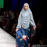 Koleksi Brand Si.Se.Sa yang mengusung tema PopNimes di Muslim Fashion Festival 2017. Jakarta Convention Center. Senayan. jakarta. [Foto: Mohammad Abduh/Wolipop]