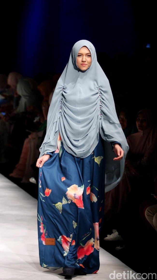 Koleksi Brand Si.Se.Sa yang mengusung tema PopNimes di Muslim Fashion Festival 2017. Jakarta Convention Center. Senayan. jakarta. [Foto: Mohammad Abduh/Wolipop]