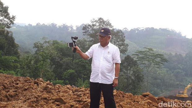 Menteri PUPR Vlogging di Tol Bawen-Salatiga