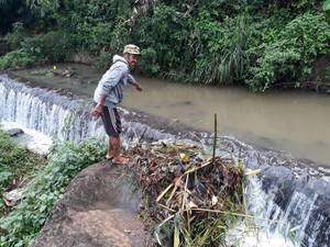Cerita Keluarga Sebelum Fazar Tewas Dilempar Ibunya ke Sungai