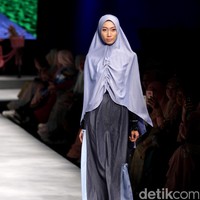 Koleksi Brand Si.Se.Sa yang mengusung tema PopNimes di Muslim Fashion Festival 2017. Jakarta Convention Center. Senayan. jakarta. [Foto: Mohammad Abduh/Wolipop]
