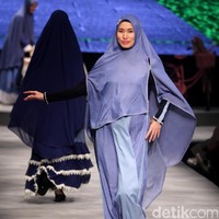 Koleksi Brand Si.Se.Sa yang mengusung tema PopNimes di Muslim Fashion Festival 2017. Jakarta Convention Center. Senayan. jakarta. [Foto: Mohammad Abduh/Wolipop]