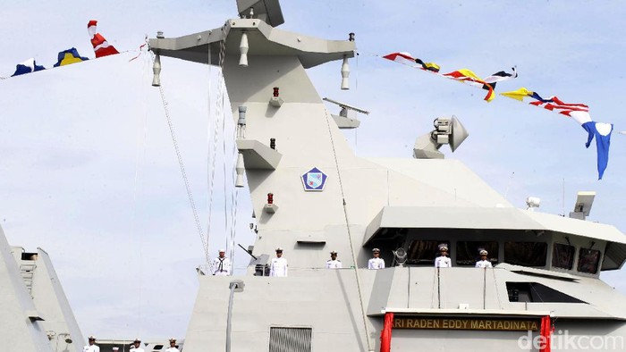 KRI Raden Eddy Martadinata 331 baru saja diresmikan. Kapal tempur ini masuk ke dalam jajaran TNI Angkatan Laut dan siap mengamankan wilayah perairan Indonesia.