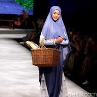 Koleksi Brand Si.Se.Sa yang mengusung tema PopNimes di Muslim Fashion Festival 2017. Jakarta Convention Center. Senayan. jakarta. [Foto: Mohammad Abduh/Wolipop]