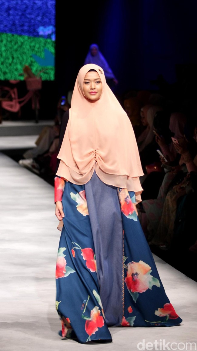 Koleksi Brand Si.Se.Sa yang mengusung tema PopNimes di Muslim Fashion Festival 2017. Jakarta Convention Center. Senayan. jakarta. [Foto: Mohammad Abduh/Wolipop]