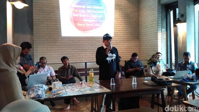 Sandiaga: 5-10 Tahun Lagi Mobil Nggak Ada Sopirnya