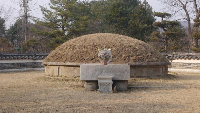 Foto: Makam Jenderal Nami di Nami Island, Korea Selatan (Kurnia/detikTravel) Foto: Makam Jenderal Nami di Nami Island, Korea Selatan (Kurnia/detikTravel)