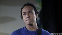 Suasana semakin meriah kala lagu Gantungi Aku dan Musnah membuka hari itu.