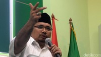 Gerakan Pemuda Ansor mengecam keputusan Presiden Amerika Serikat Donald Trump yang mengakui Yerusalem sebagai ibu kota Israel. Tindakan tersebut diyakini berpotensi memperkeruh perdamaian dan memicu Perang Dunia Ke-3. Bukan tidak mungkin, tindakan konyol Donald Trump ini dapat memicu Perang Dunia Ke-3, kata Ketua Umum Pimpinan Pusat GP Ansor Yaqut Cholil Qoumas. (Ari Saputra/detikcom)